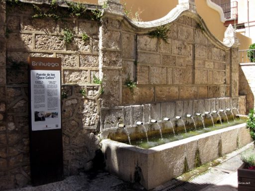 Fuente de los Doce caños
